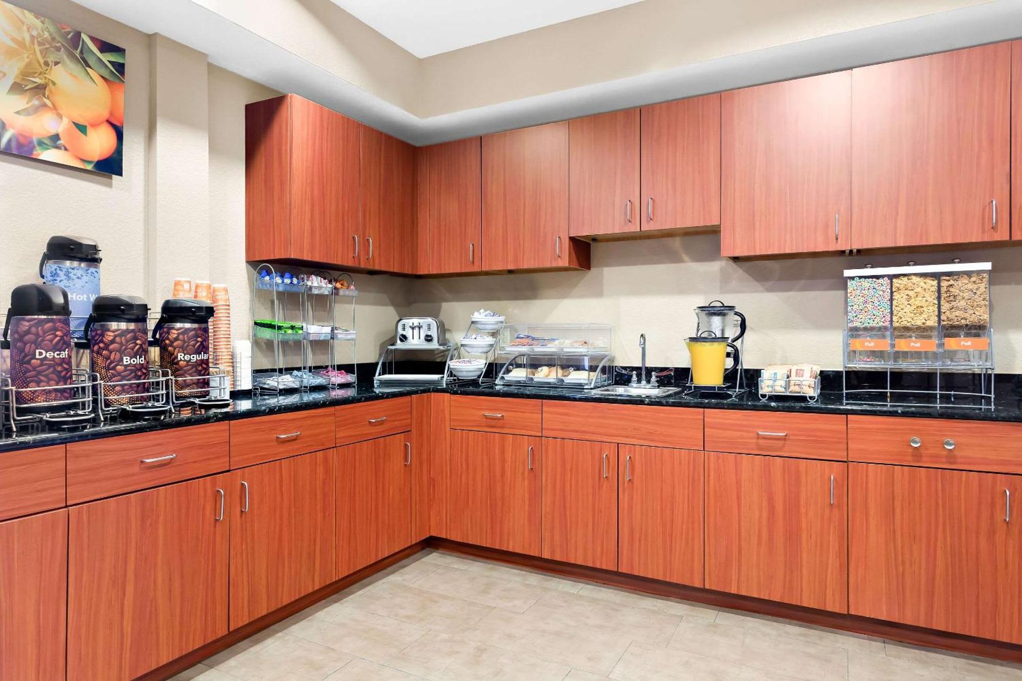 Comfort Suites Tampa Airport North West Chase Eksteriør bilde