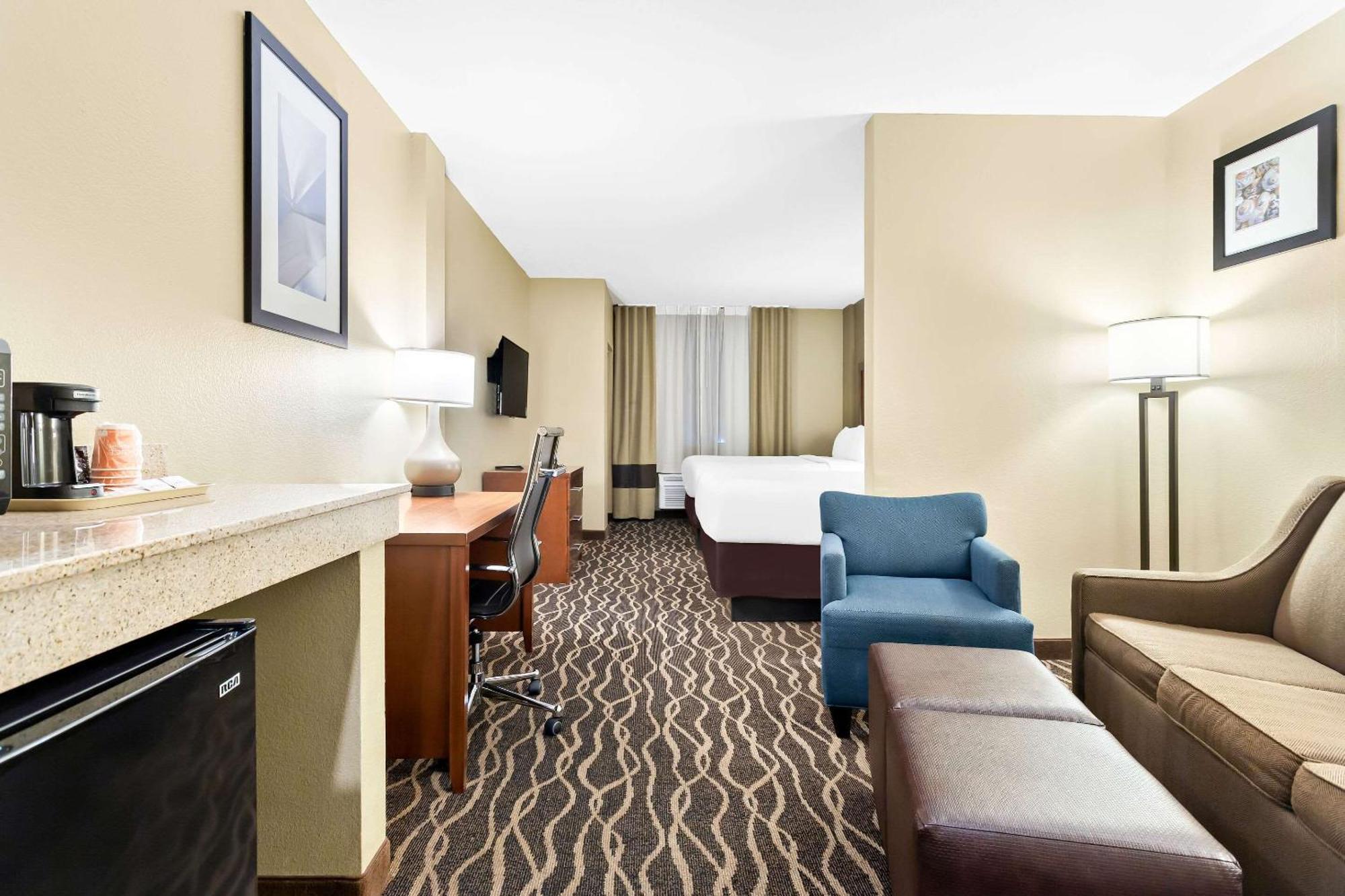 Comfort Suites Tampa Airport North West Chase Eksteriør bilde