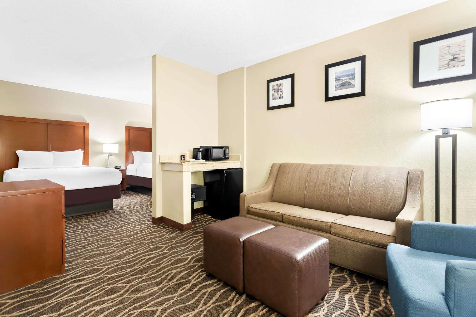 Comfort Suites Tampa Airport North West Chase Eksteriør bilde