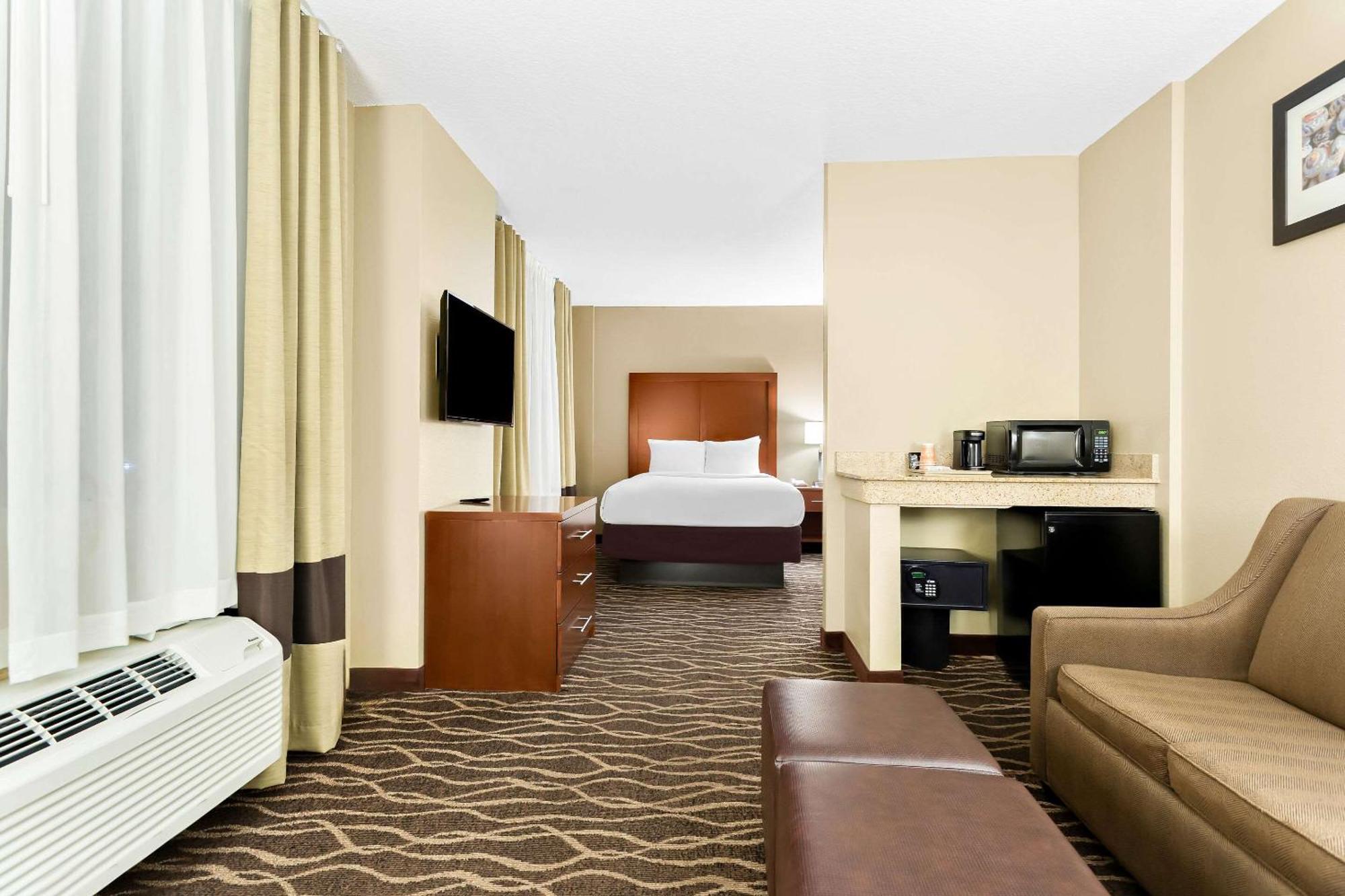 Comfort Suites Tampa Airport North West Chase Eksteriør bilde