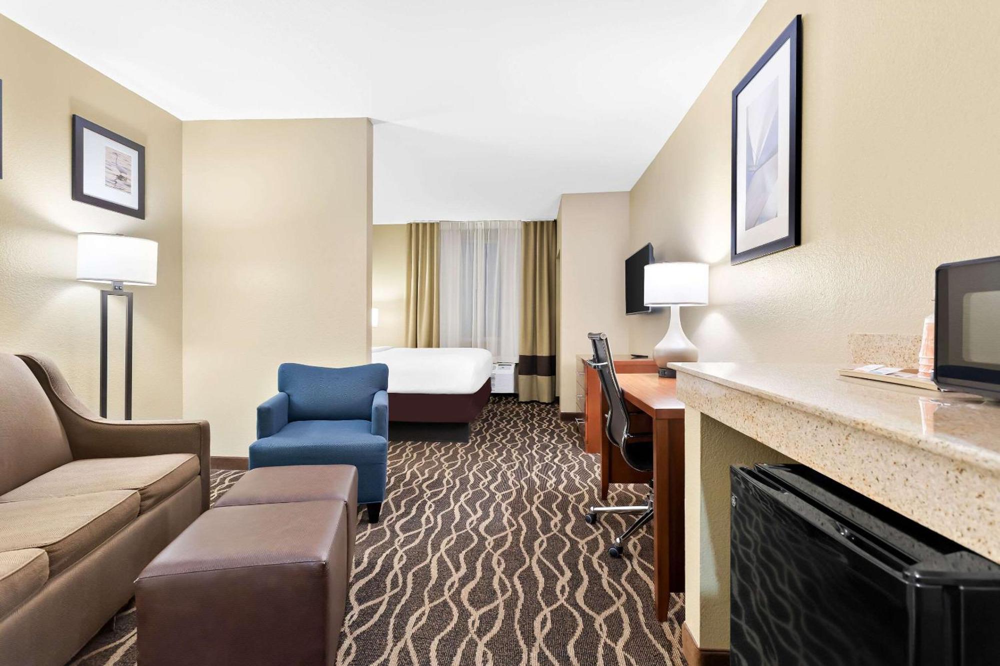 Comfort Suites Tampa Airport North West Chase Eksteriør bilde