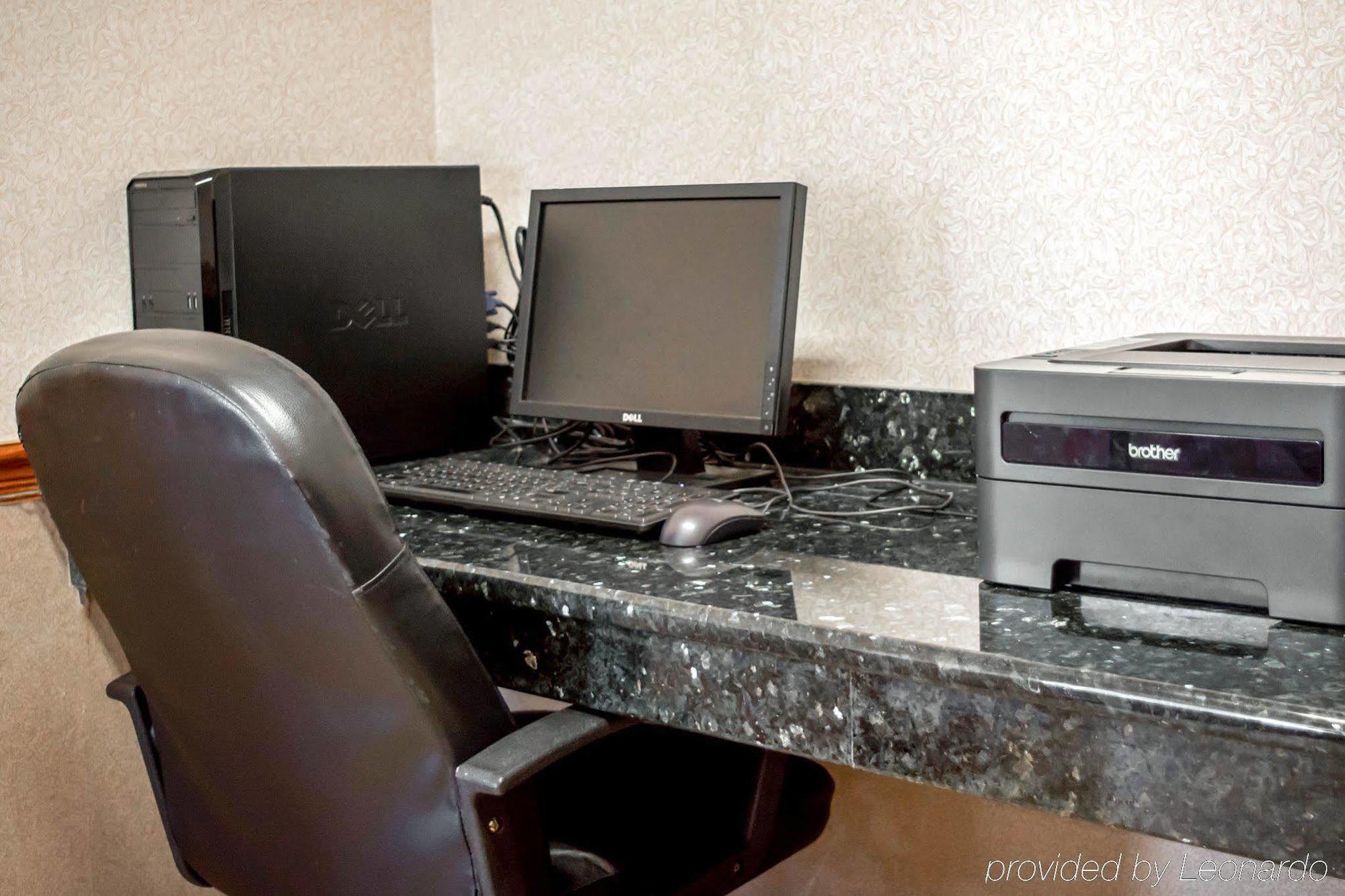 Comfort Suites Tampa Airport North West Chase Eksteriør bilde
